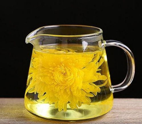 上聯(lián) 悠悠往事杯中酒,邀君賜下聯(lián) 漫漫人生盞上茶